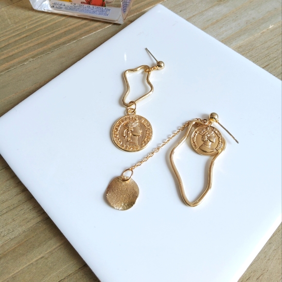 earrings - Picture 1 of 1